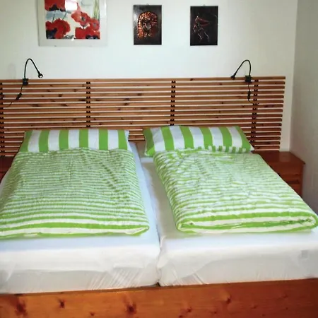 2 Bedroom Beautiful In * Hallschlag